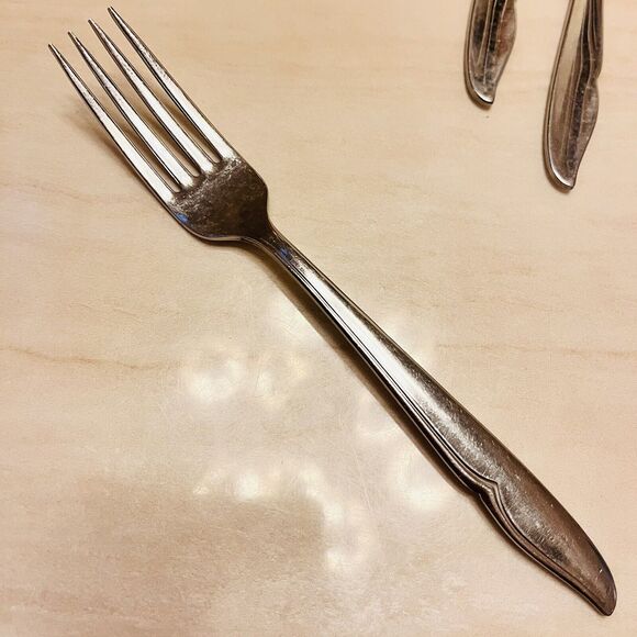 4pc Oneida Profile Oneidacraft Deluxe Stainless Flatware Dinner Fork 7 1/4 in - Picture 6 of 7